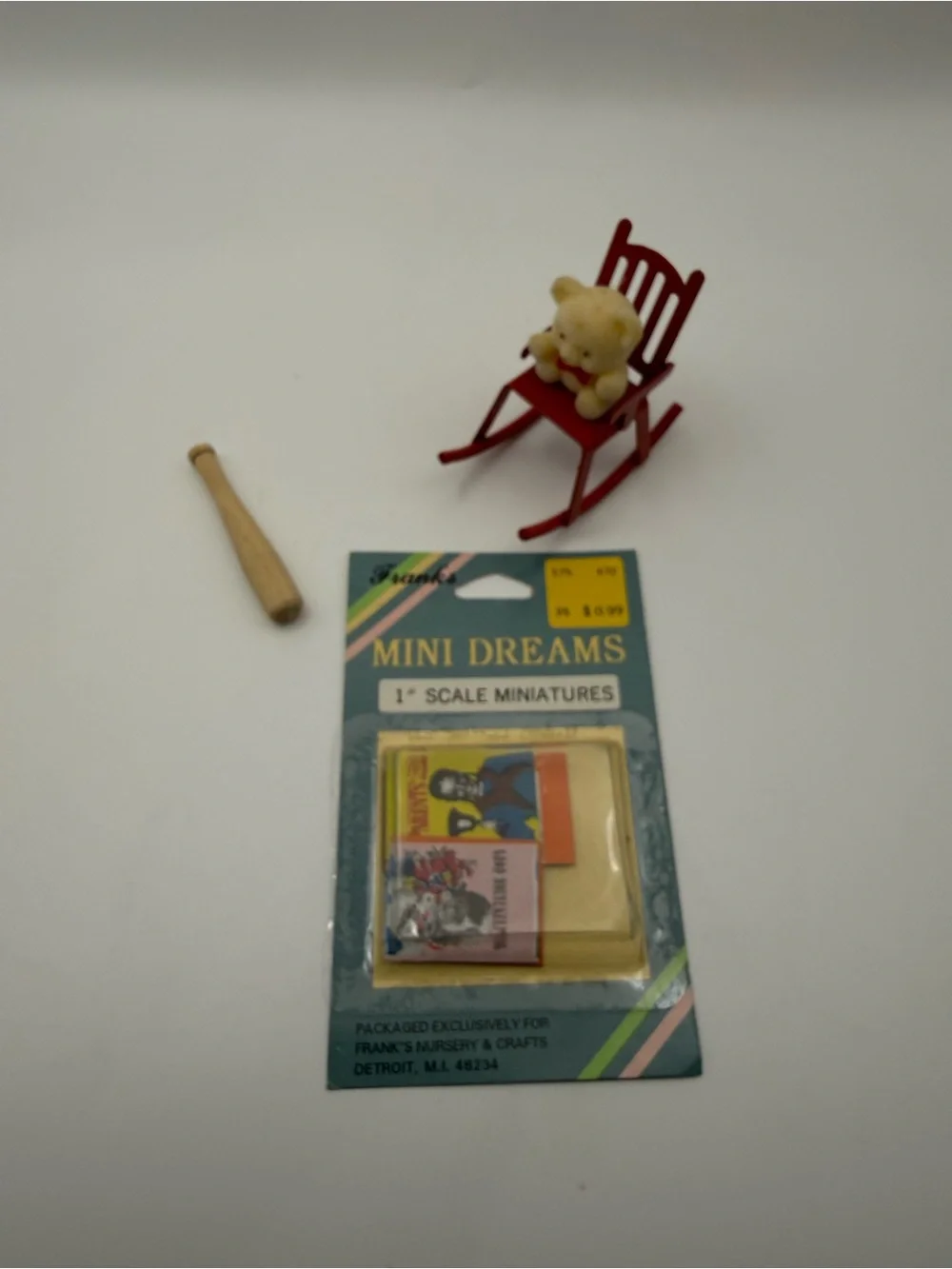 Mini Dreams 1:12 Dollhouse Miniature Art Magazines Set, Paper, Multicolor
